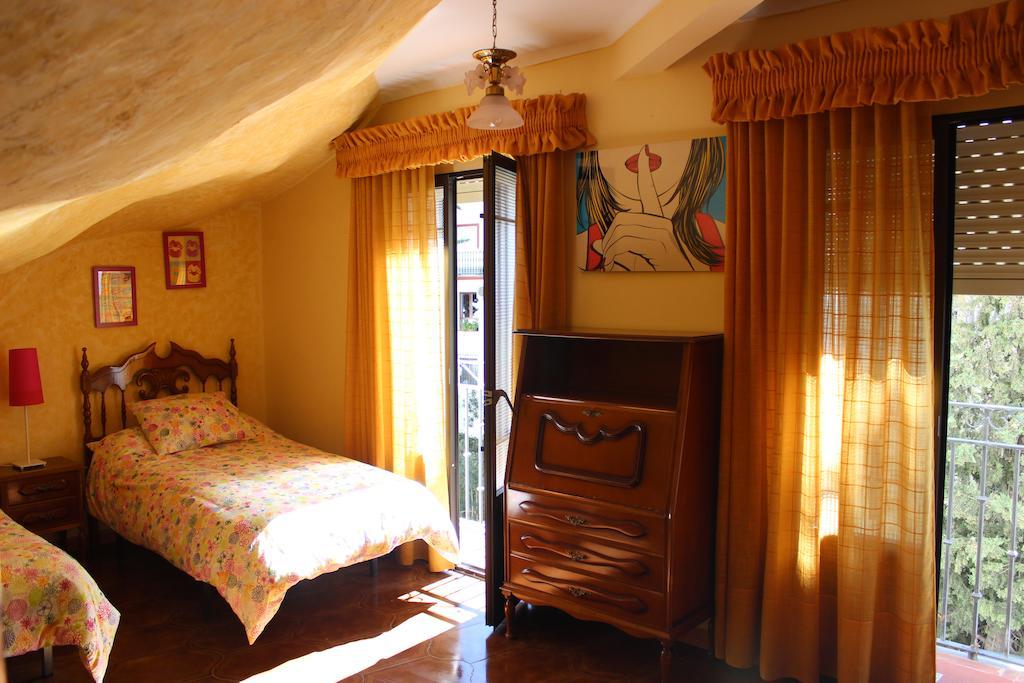 Casa Rural Cuevas Del Sol Setenil De Las Bodegas Ruang foto